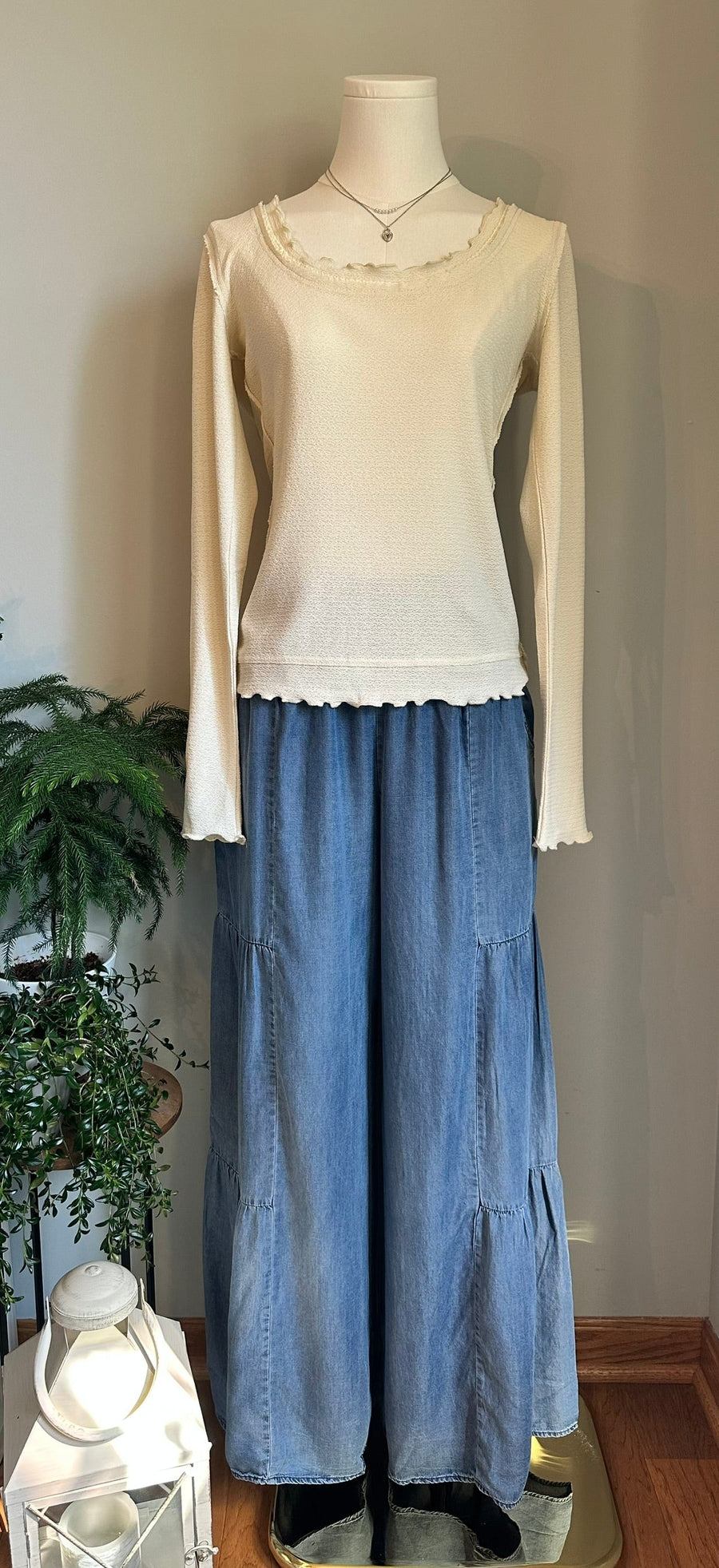 Bluivy Scoop Neck Top & Final Touch Denim